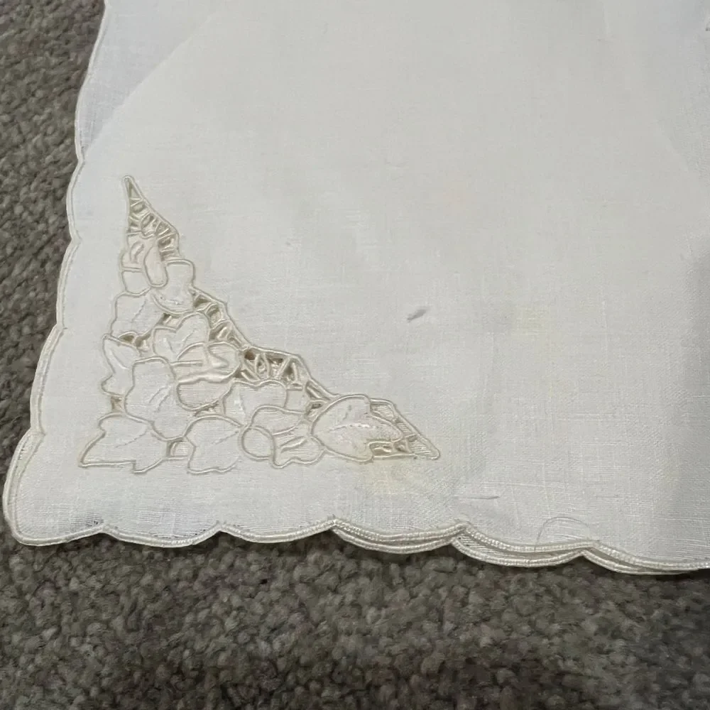 Madeira‎ Superbia Vintage White Linen Napkins with Floral Embroidery Set of 6